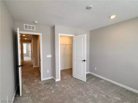 945 Memory Ln # -2, Aurora, OH 44202 photo 17