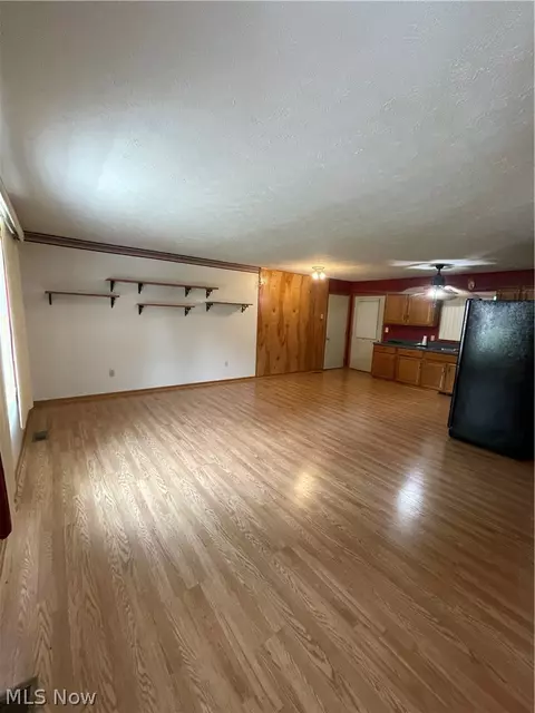 Living - 71750 Chini Orchard Rd, Flushing, OH 43977 photo 2 of 3