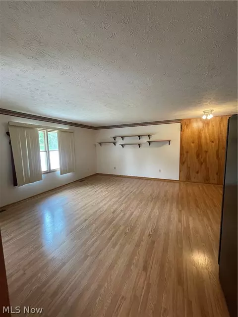Living - 71750 Chini Orchard Rd, Flushing, OH 43977 photo 1 of 3