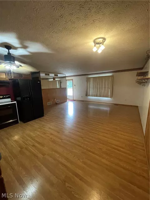 Living - 71750 Chini Orchard Rd, Flushing, OH 43977 photo 3 of 3