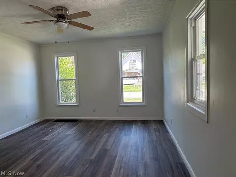 Living - 1638 W 6th St, Ashtabula, OH 44004 photo 2 of 4