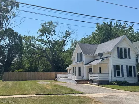 Exterior - 1638 W 6th St, Ashtabula, OH 44004 photo 1 of 5