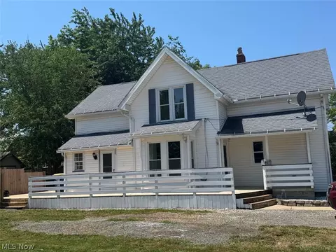 Exterior - 1638 W 6th St, Ashtabula, OH 44004 photo 2 of 5