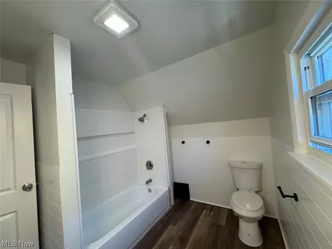 Bath - 1638 W 6th St, Ashtabula, OH 44004 photo 2 of 6