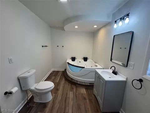Bath - 1638 W 6th St, Ashtabula, OH 44004 photo 5 of 6