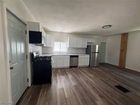Kitchen - 1638 W 6th St, Ashtabula, OH 44004 photo 1 of 5