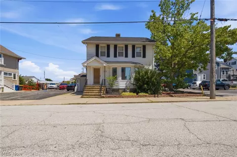 1415 Blossom Park Ave, Lakewood, OH 44107