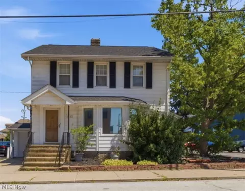 1415 Blossom Park Ave, Lakewood, OH 44107