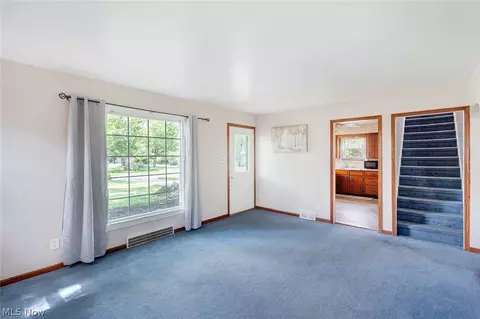 Living - 6539 Glendale Ave, Boardman, OH 44512 photo 4 of 4
