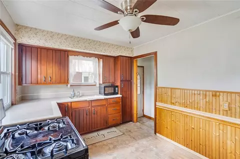 Entry Way - 6539 Glendale Ave, Boardman, OH 44512 photo 1 of 1