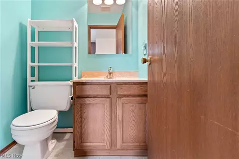 Bath - 174 St Clair Dr, Akron, OH 44307 photo 1 of 2