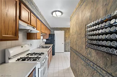 Kitchen - 174 St Clair Dr, Akron, OH 44307 photo 3 of 3