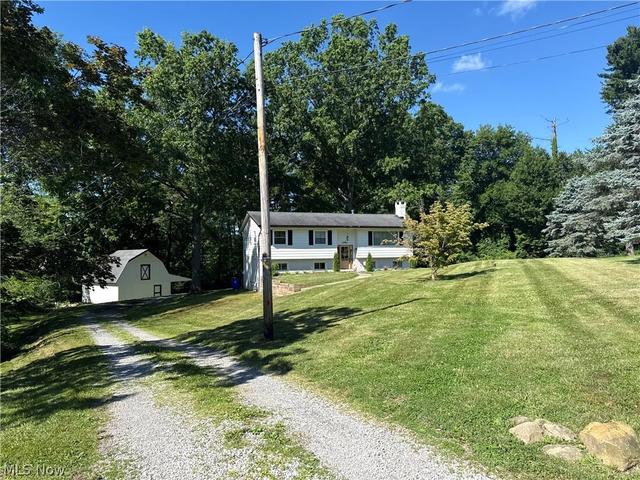 1121 Doralee Dr, Mogadore, OH 44260