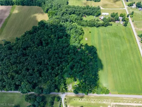 Wayland Road, Diamond, OH 44412