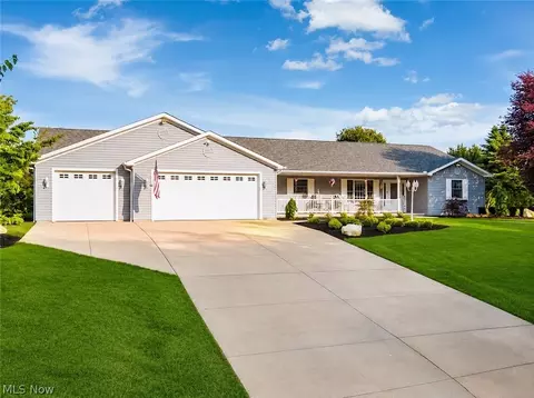 16592 Davis Dr, East Liverpool, OH 43920