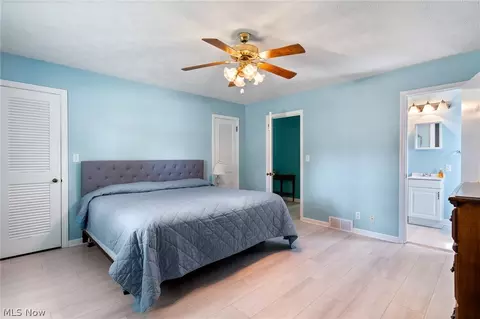 Bedroom - 321 Miami Ave, Elyria, OH 44035 photo 2 of 3