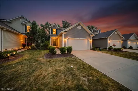 29080 Pembrooke Blvd, Olmsted Twp, OH 44138
