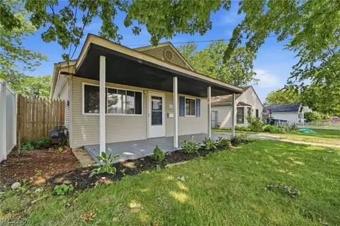 Exterior - 715 S Logan St, Elyria, OH 44035 photo 6 of 6