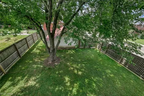 Exterior - 1145 Broad Ave NW, Canton, OH 44708 photo 7 of 10