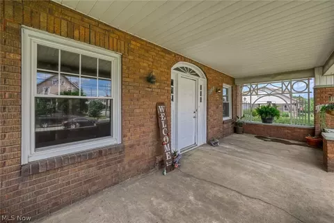 Exterior - 1145 Broad Ave NW, Canton, OH 44708 photo 3 of 10