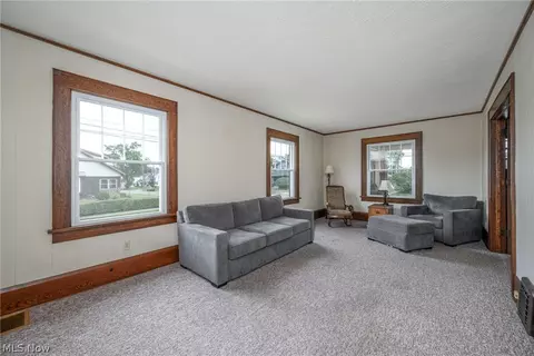 1145 Broad Ave NW, Canton, OH 44708 photo 9