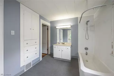 Bath - 1145 Broad Ave NW, Canton, OH 44708 photo 1 of 2