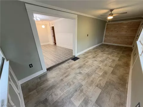Living - 26 Clifton Dr, Boardman, OH 44512 photo 3 of 5