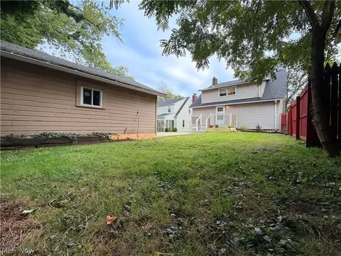 Exterior - 26 Clifton Dr, Boardman, OH 44512 photo 5 of 12