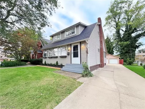 Exterior - 26 Clifton Dr, Boardman, OH 44512 photo 2 of 12