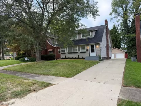 Exterior - 26 Clifton Dr, Boardman, OH 44512 photo 8 of 12