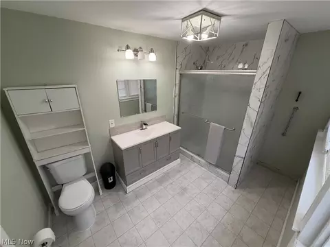 Bath - 26 Clifton Dr, Boardman, OH 44512 photo 1 of 7