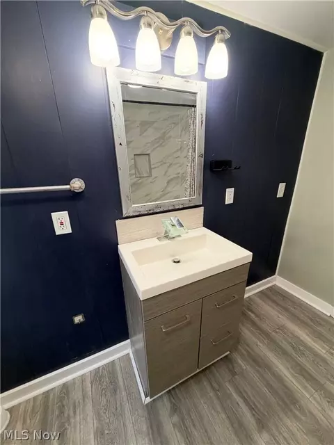 Bath - 26 Clifton Dr, Boardman, OH 44512 photo 7 of 7
