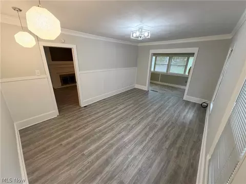 Living - 26 Clifton Dr, Boardman, OH 44512 photo 2 of 5