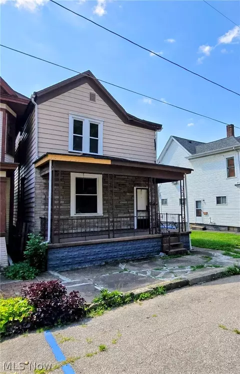 312 N 7th St, Martins Ferry, OH 43935