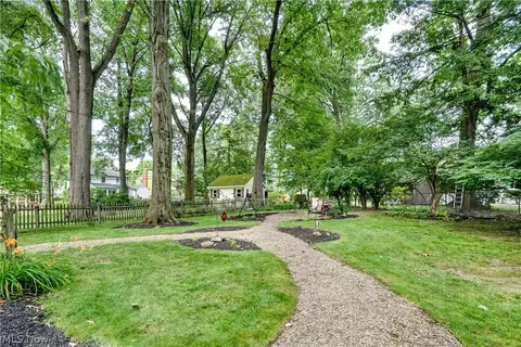 Exterior - 4129 Oak Knoll Dr, Boardman, OH 44512 photo 11 of 16