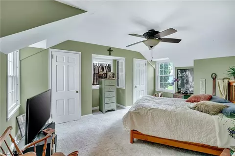 Bedroom - 4129 Oak Knoll Dr, Boardman, OH 44512 photo 4 of 5