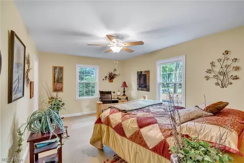 Bedroom - 4129 Oak Knoll Dr, Boardman, OH 44512 photo 2 of 5