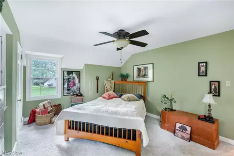 Bedroom - 4129 Oak Knoll Dr, Boardman, OH 44512 photo 5 of 5