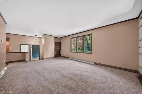 Living - 7430 Whitewood Dr, Ashtabula, OH 44004 photo 5 of 5