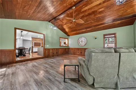 Living - 7430 Whitewood Dr, Ashtabula, OH 44004 photo 3 of 5