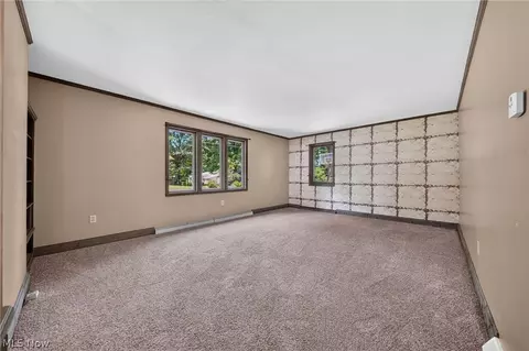Living - 7430 Whitewood Dr, Ashtabula, OH 44004 photo 4 of 5