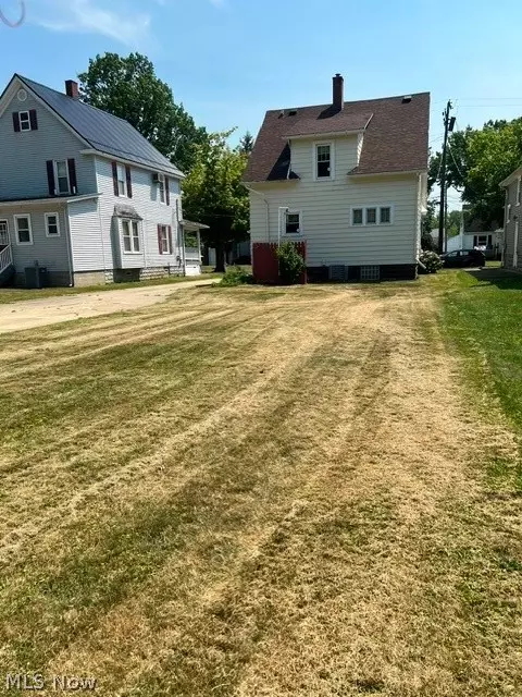 Exterior - 2023 W 10th St, Ashtabula, OH 44004 photo 2 of 2