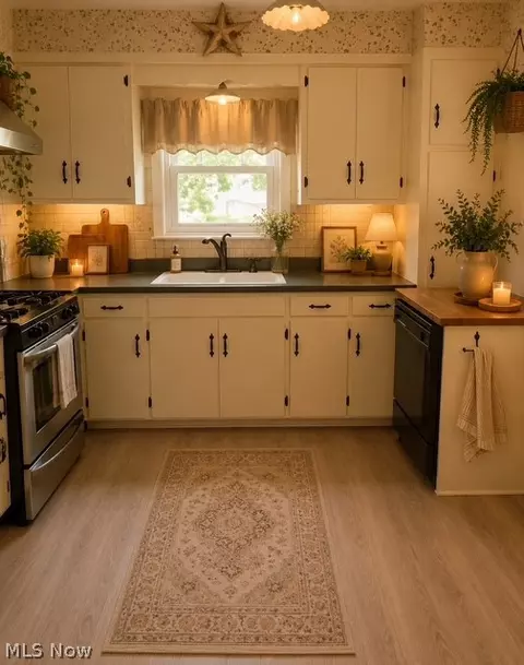 Kitchen - 2023 W 10th St, Ashtabula, OH 44004 photo 1 of 2