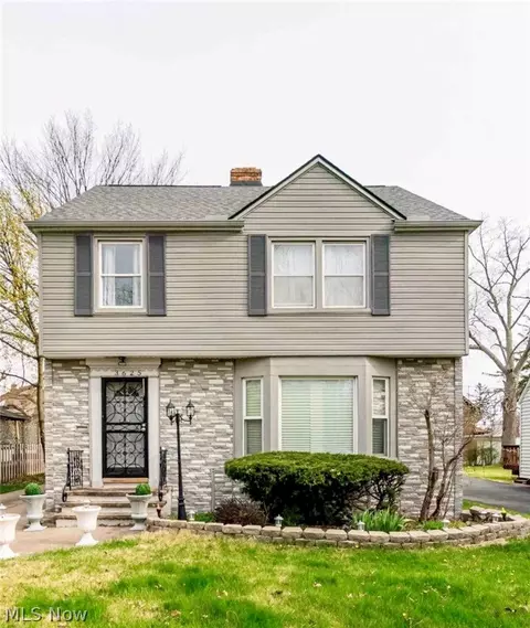 3625 Silsby Rd, University Heights, OH 44118