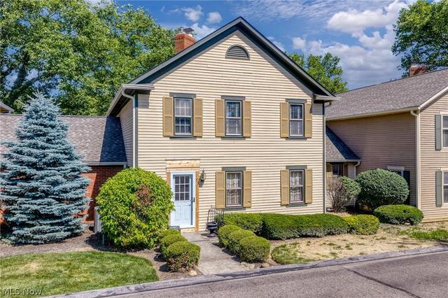 53 Hudson Common Dr, Hudson, OH 44236
