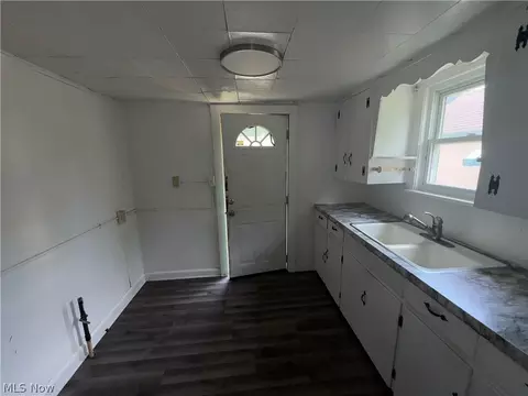 818 Halter Ct NW, Canton, OH 44708 photo 5
