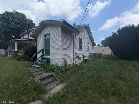 818 Halter Ct NW, Canton, OH 44708 photo 3