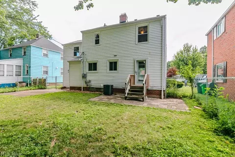 Exterior - 180 E 264th St, Euclid, OH 44132 photo 4 of 6