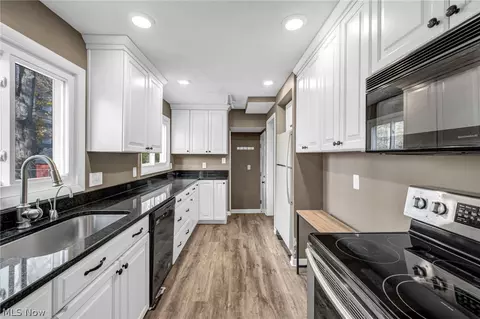 Kitchen - 180 E 264th St, Euclid, OH 44132 photo 1 of 3