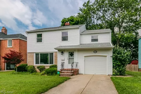 Exterior - 180 E 264th St, Euclid, OH 44132 photo 2 of 6